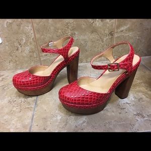 Andrea red platform sandals NWOT